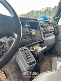 2007 International 4300 4X2 S/A UTILITY BODY TRUC
