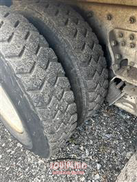 2009 International 7600 6X4 T/A GARBAGE TRUCK