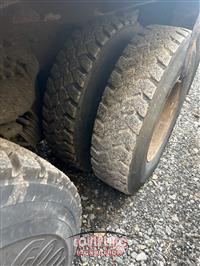 2009 International 7600 6X4 T/A GARBAGE TRUCK