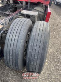 2018 Freightliner CASCADIA 6X4 T/A SLEEPER TRUCK