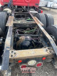 2018 Freightliner CASCADIA 6X4 T/A SLEEPER TRUCK