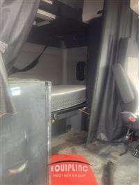 2018 Freightliner CASCADIA 6X4 T/A SLEEPER TRUCK