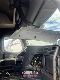 2018 Freightliner CASCADIA 6X4 T/A SLEEPER TRUCK