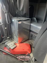 2018 Freightliner CASCADIA 6X4 T/A SLEEPER TRUCK