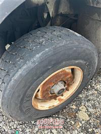 2009 International 7600 6X4 T/A GARBAGE TRUCK