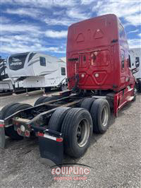 2018 Freightliner CASCADIA 6X4 T/A SLEEPER TRUCK