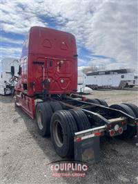 2018 Freightliner CASCADIA 6X4 T/A SLEEPER TRUCK