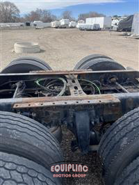 2018 Freightliner CASCADIA 6X4 T/A SLEEPER TRUCK