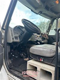 2009 International 7600 6X4 T/A GARBAGE TRUCK