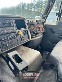 2009 International 7600 6X4 T/A GARBAGE TRUCK