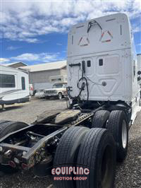 2017 Freightliner CASCADIA 6X4 T/A SLEEPER TRUCK