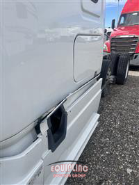 2017 Freightliner CASCADIA 6X4 T/A SLEEPER TRUCK