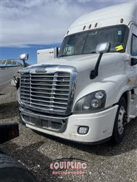 2017 Freightliner CASCADIA 6X4 T/A SLEEPER TRUCK