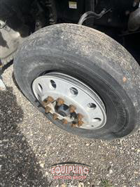 2017 Freightliner CASCADIA 6X4 T/A SLEEPER TRUCK