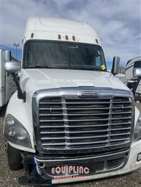 2017 Freightliner CASCADIA 6X4 T/A SLEEPER TRUCK