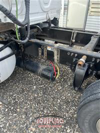 2017 Freightliner CASCADIA 6X4 T/A SLEEPER TRUCK