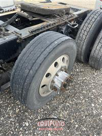 2017 Freightliner CASCADIA 6X4 T/A SLEEPER TRUCK