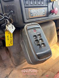 2007 International 4300 4x2 S/A UTILITY TRUCK