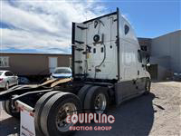 2017 Freightliner CASCADIA 6X4 T/A SLEEPER TRUCK