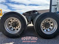 2017 Freightliner CASCADIA 6X4 T/A SLEEPER TRUCK