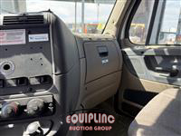 2017 Freightliner CASCADIA 6X4 T/A SLEEPER TRUCK