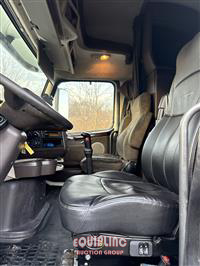 2012 Volvo VNL 6X4 T/A SLEEPER TRUCK TRAC