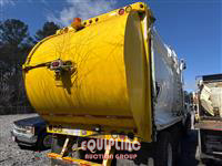 2015 Peterbilt 320. 6x4 T/A GARBAGE TRUCK