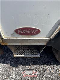 2015 Peterbilt 320. 6x4 T/A GARBAGE TRUCK