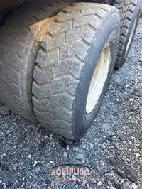 2015 Peterbilt 320 6x4 T/A GARBAGE TRUCK