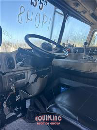 2015 Peterbilt 320 6x4 T/A GARBAGE TRUCK