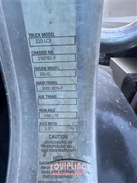 2015 Peterbilt 320 6x4 T/A GARBAGE TRUCK