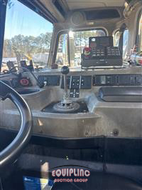 2015 Peterbilt 320 6x4 T/A GARBAGE TRUCK