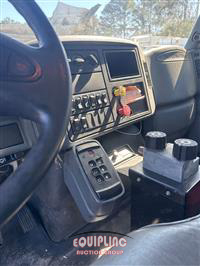 2006 International 4300 4X2 S/A SPREADER TRUCK