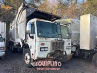 2015 Peterbilt 320 6x4 T/A GARBAGE TRUCK