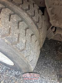 2015 Peterbilt 320 6x4 T/A GARBAGE TRUCK