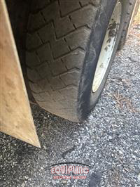 2015 Peterbilt 320 6x4 T/A GARBAGE TRUCK