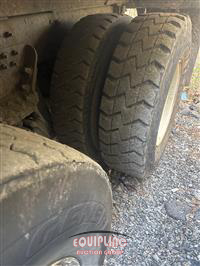 2015 Peterbilt 320 6x4 T/A GARBAGE TRUCK