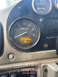 2015 Peterbilt 320 6x4 T/A GARBAGE TRUCK