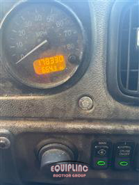 2015 Peterbilt 320 6x4 T/A GARBAGE TRUCK