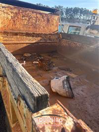 2006 International 4300 4x2 S/A DUMP TRUCK