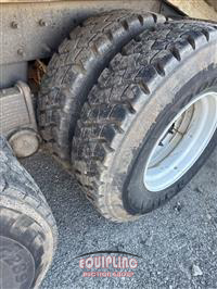 2018 Mack LR633 6X4 T/A SIDE LOAD GARBAG