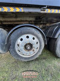 2005 Sterling CONDOR TRI/A CONCRETE PUMP TRU