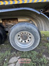 2005 Sterling CONDOR TRI/A CONCRETE PUMP TRU