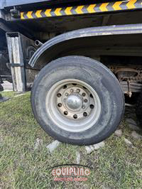 2005 Sterling CONDOR TRI/A CONCRETE PUMP TRU