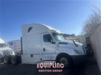 2018 Freightliner CASCADIA 6X4 T/A SLEEPER TRUCK