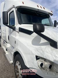 2018 Freightliner CASCADIA 6X4 T/A SLEEPER TRUCK