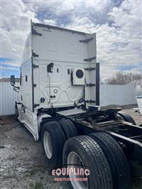 2018 Freightliner CASCADIA 6X4 T/A SLEEPER TRUCK