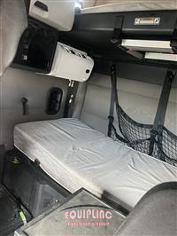 2018 Freightliner CASCADIA 6X4 T/A SLEEPER TRUCK