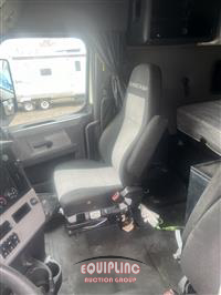 2018 Freightliner CASCADIA 6X4 T/A SLEEPER TRUCK