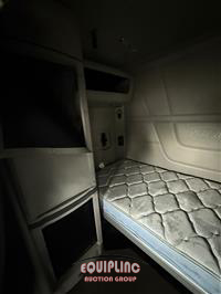 2018 Peterbilt 579 6X4 T/A SLEEPER TRUCK TRAC